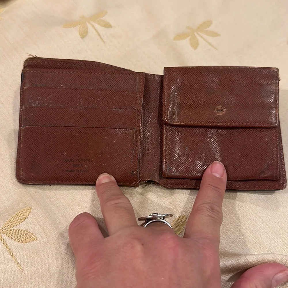 Louis Vuitton / LV Vintage Brown Monogram Logo Bifold Wallet w/ Coin Compartment